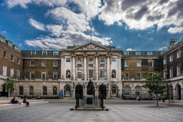 King’s College London